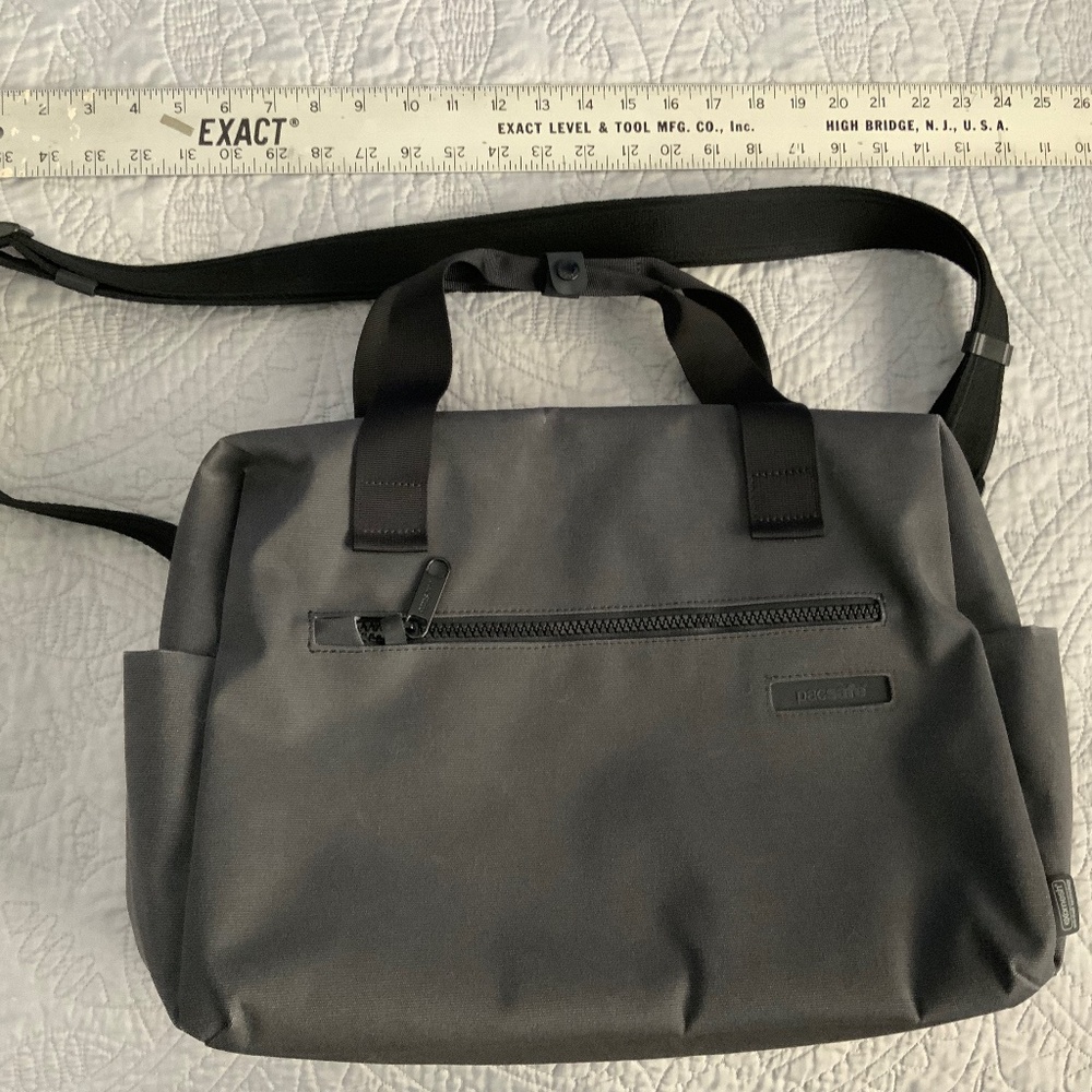 Pacsafe theft-resistant messenger briefcase shoulder bag exc cond gray